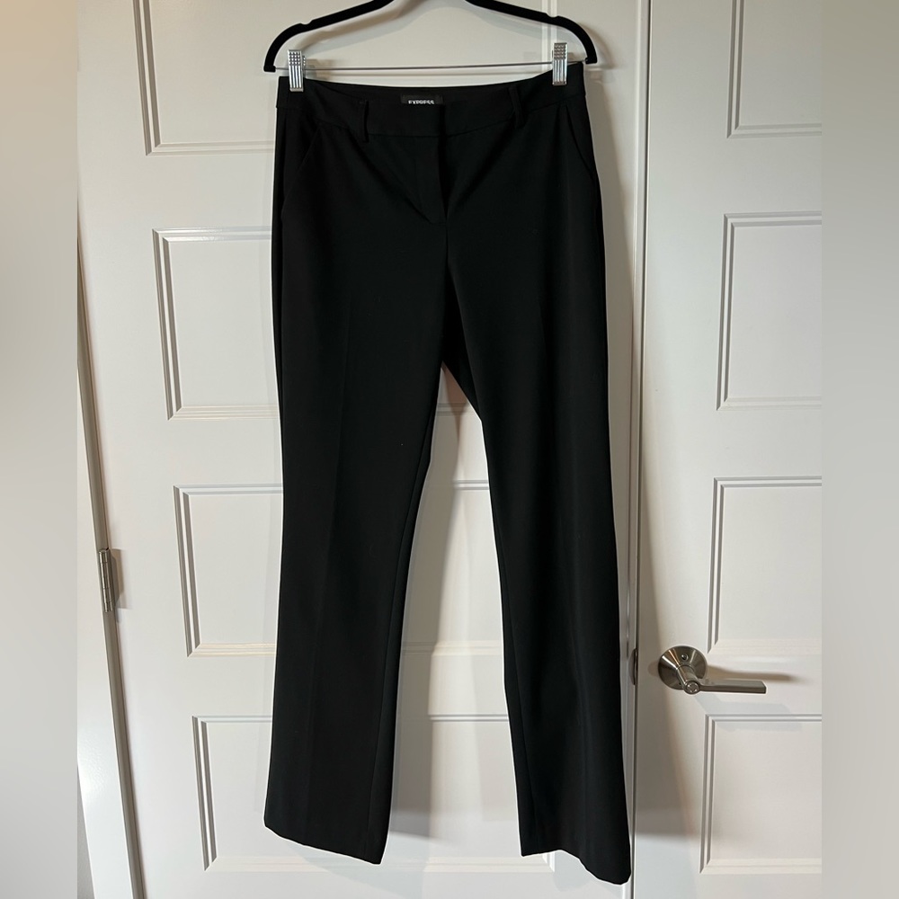Express Columnist Barely Boot Mid Rise 8R Pant